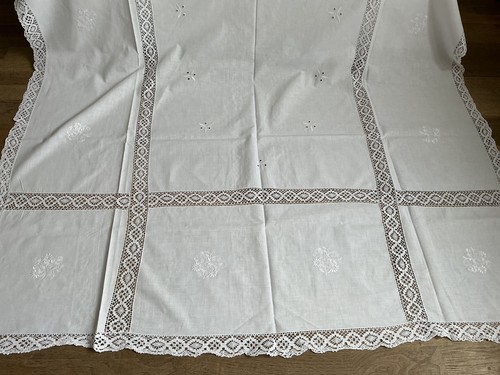 Wunderbare antike tischdecke - wunderbare,